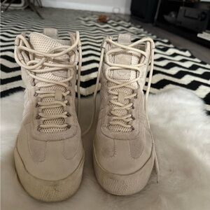 Adidas Women's Cream Sneakers boots